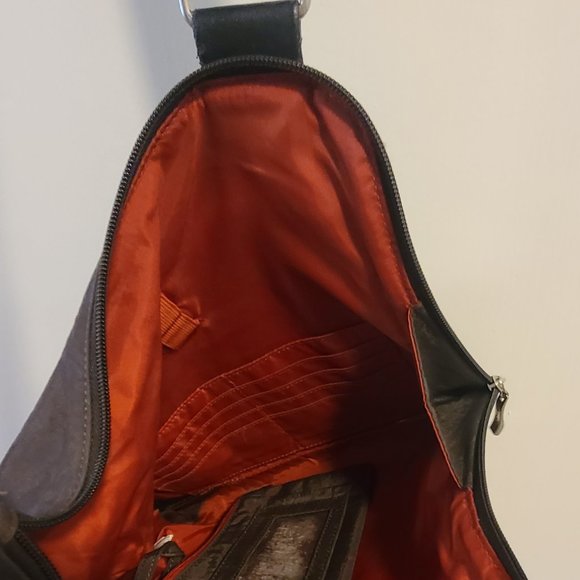 ZEALAND Crossbody Bag:  Great for Travel!  Two Pieces - Picture 5 of 7